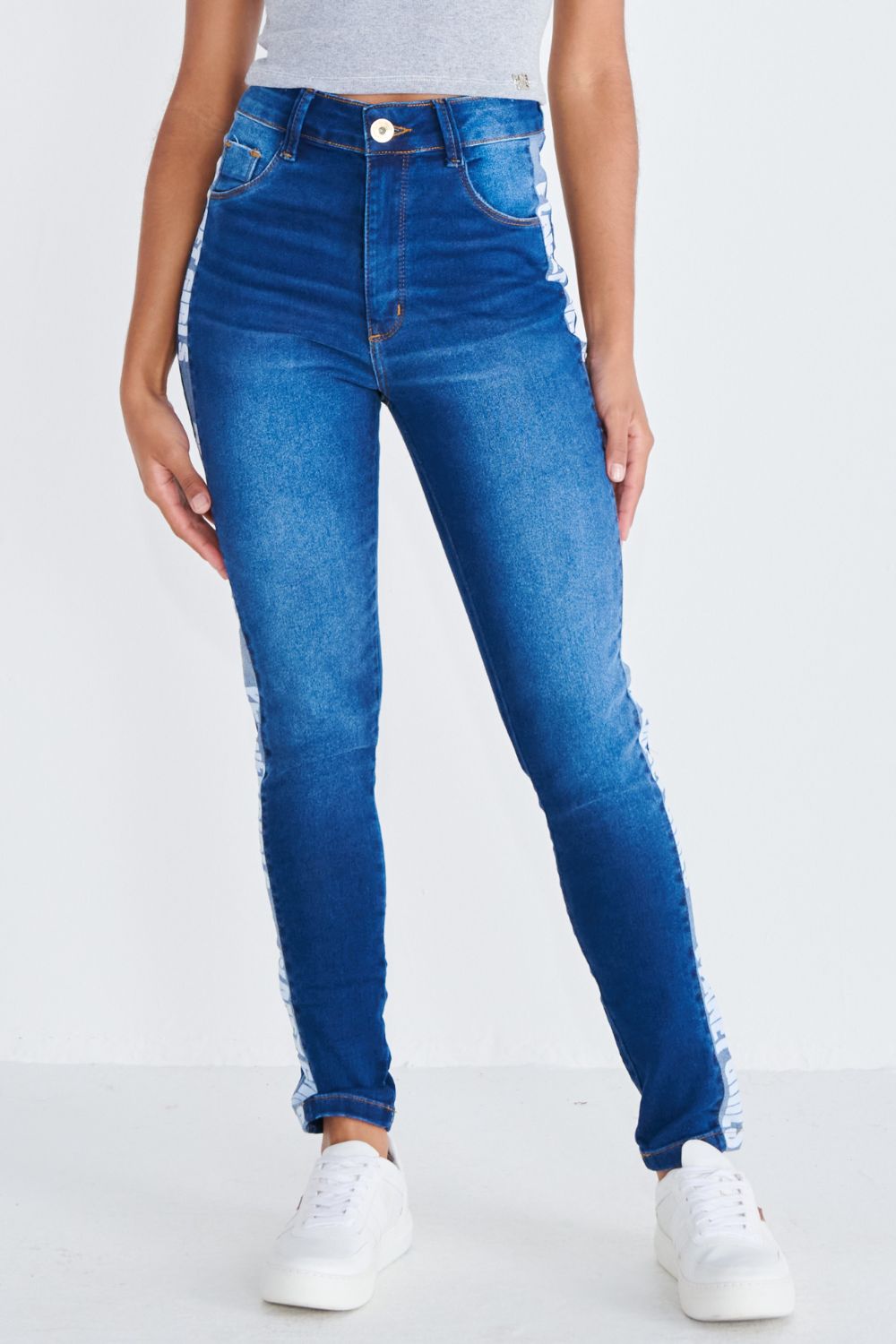 01052484_018_3-PG-CALCA-JEANS-LOGO-ESTAMPA-LATERAL 01052484_018_3-PG-CALCA-JEANS-LOGO-ESTAMPA-LATERAL