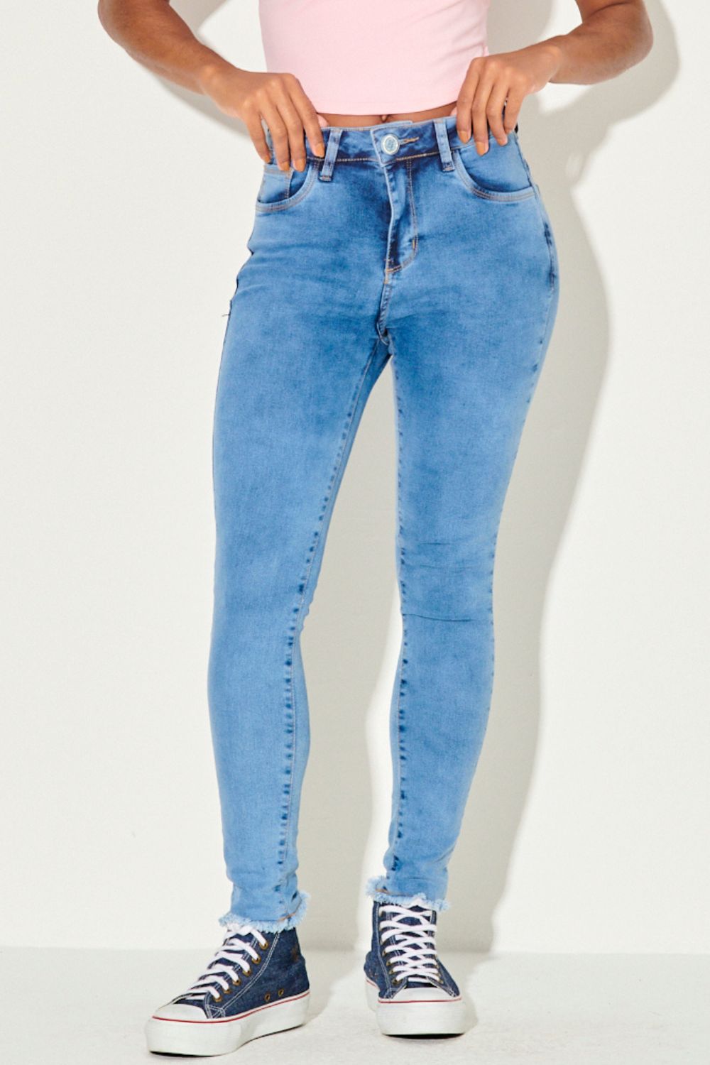 01052521_016_3-PG-CALCA-JEANS-FEM-SKINNY-GRIF-ESTRELAS