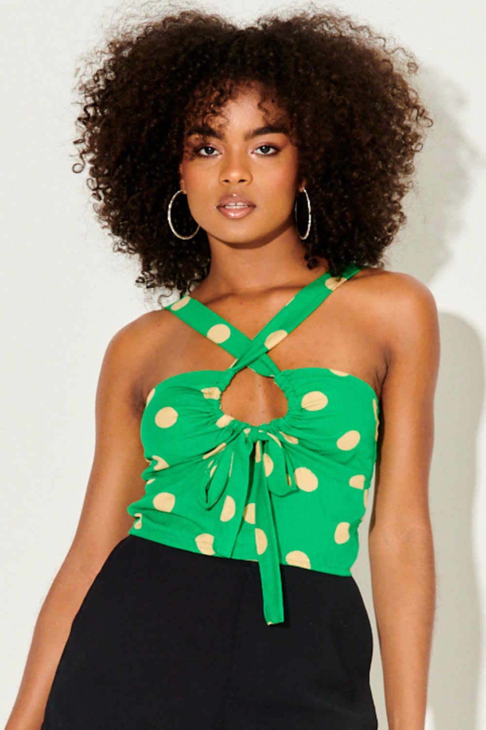 10130443_032_1-PG-BLUSA-COM-POA-E-AMARRACAO 10130443_032_1-PG-BLUSA-COM-POA-E-AMARRACAO