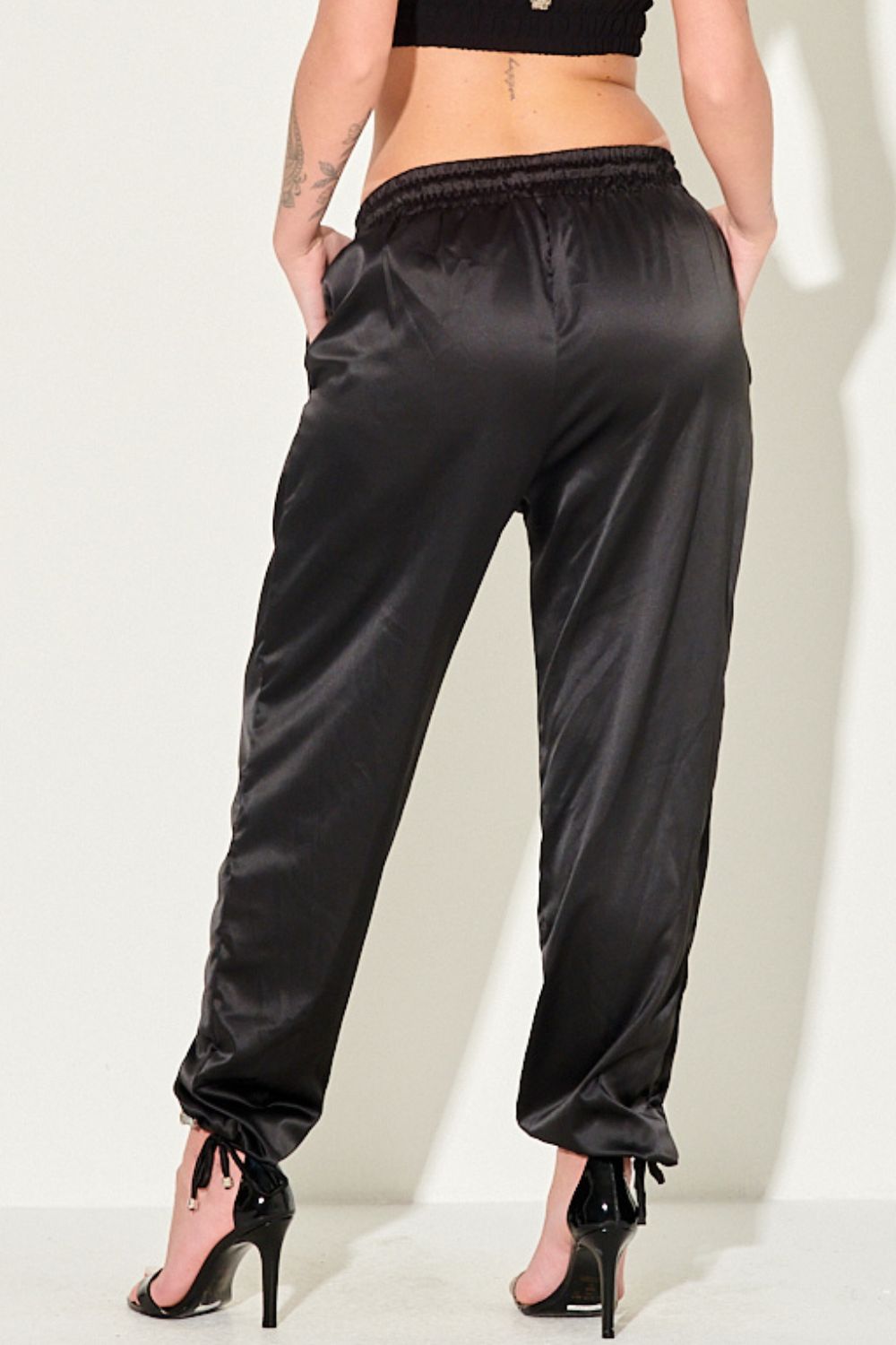 01070395_060_4-PG-CALCA-COM-BOLSO-FALSO