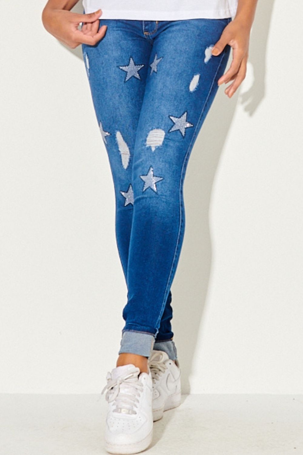 01052482_018_2-PG-CALCA-JEANS-SKINNY-COM-ESTRELA-STRASS 01052482_018_2-PG-CALCA-JEANS-SKINNY-COM-ESTRELA-STRASS