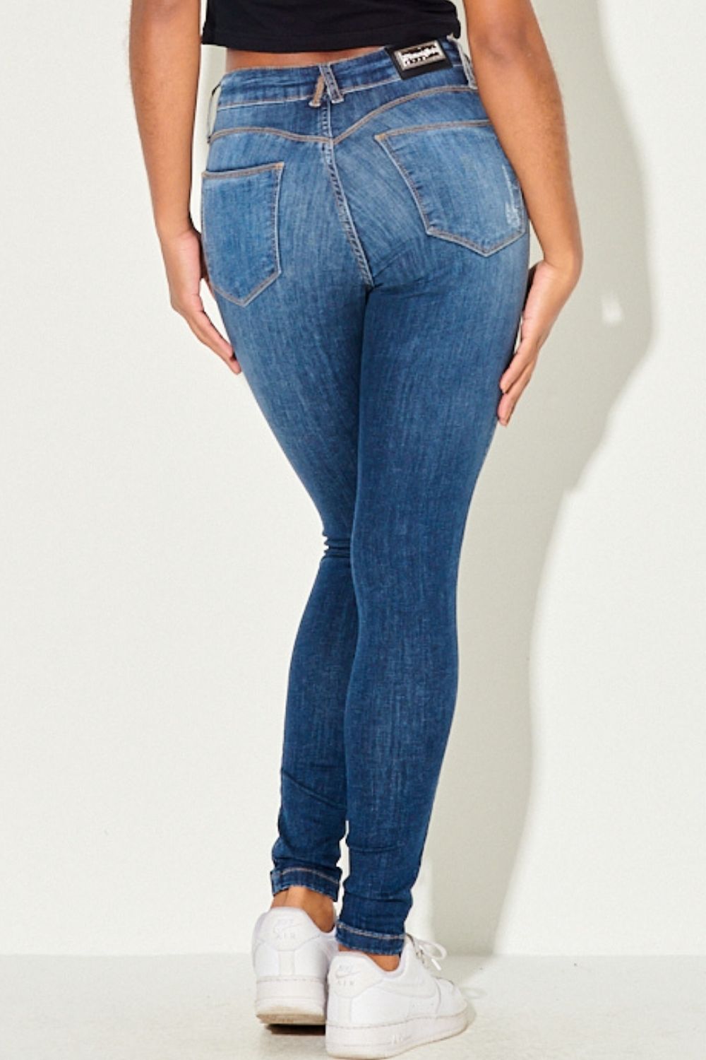 023201051681_017_4-PG-CALCA-FEM-JEANS-SKINNY-SHAKIRA
