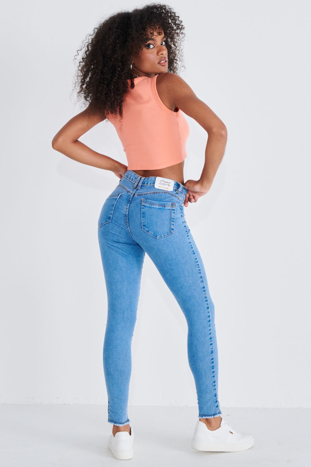 01052790_016_3-PG-CALCA-JEANS-FEM-SKINNY-GRIF