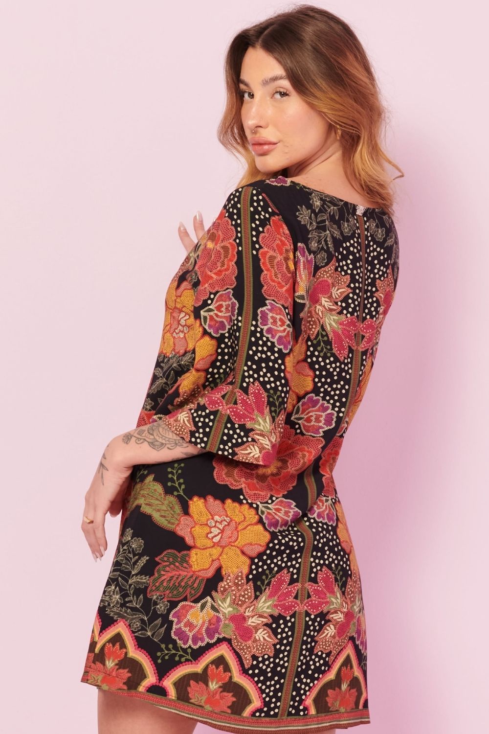 20134031_998_2-PG-VESTIDO-CURTO-COM-MANGAS--ESTAMPADO